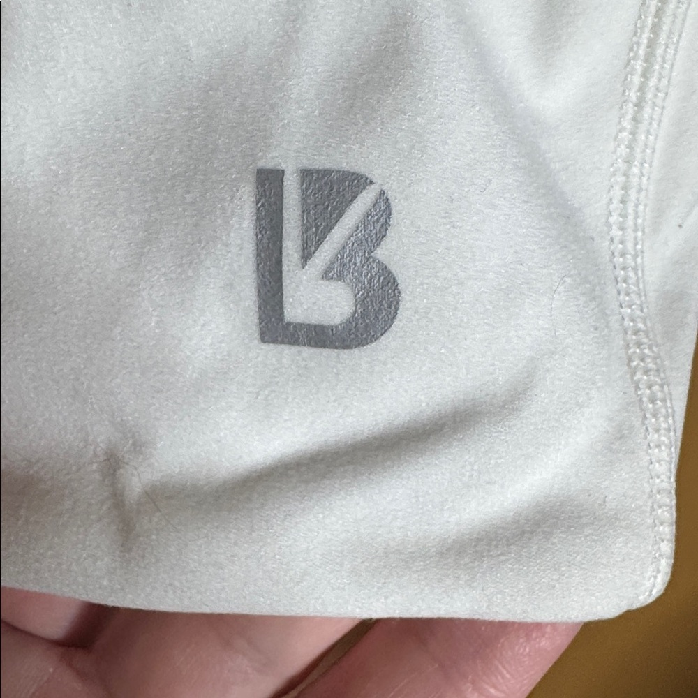 NWT Buffbunny Ivy Crop Sports Bra White Energy Fabric Size Medium Lattice Back - Picture 10 of 13